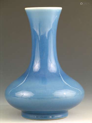 Chinese clair de lune porcelain vase. Qianlong Mark.