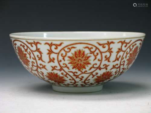 Chinese gilted coral red flowers porcelain bowl.