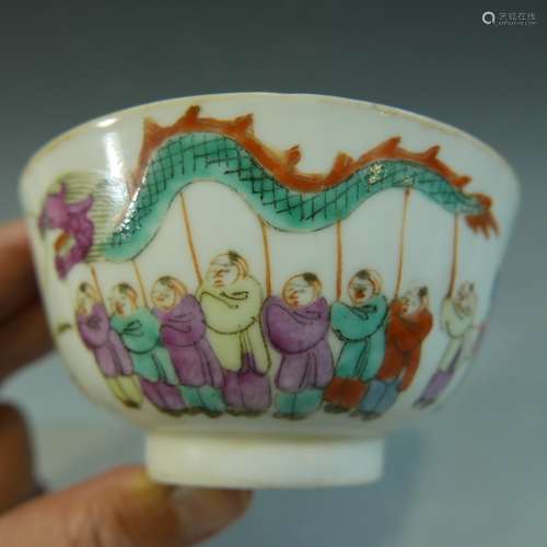 ANTIQUE CHINESE FAMILLE ROSE PORCELAIN BOWL - 19TH CENTURY