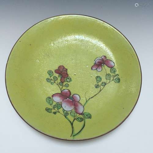 A BUEATIFUL CHINESE ANTIQUE FAMILLE ROSE DISH, 19TH CT