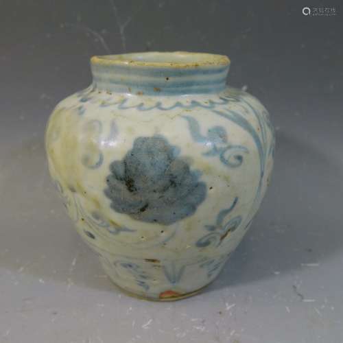 ANTIQUE CHINESE BLUE WHITE PORCELAIN JAR - MING DYNASTY