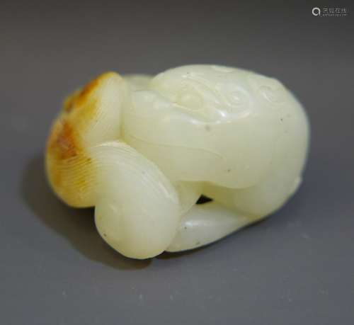 ANTIQUE CHINESE CARVED JADE FIGURE - QING DYNASTY