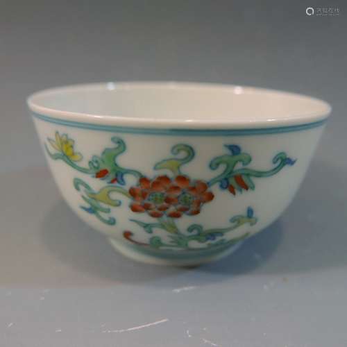 ANTIQUE CHINESE DOUCAI PORCELAIN CUP YONGZHENG MARK