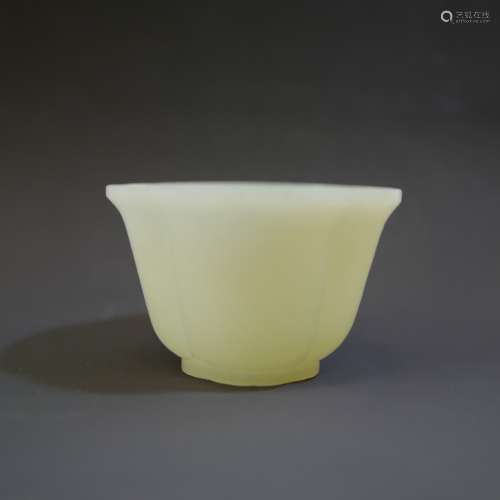 VERY FINE CHINESE HETIAN JADE CUP - QING DYNASTY