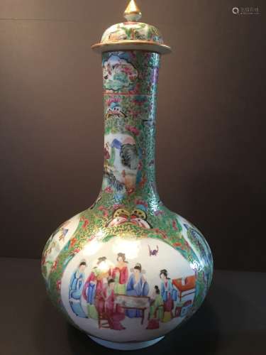 ANTIQUE Chinese Large Rose Medallion Water Bottle, 19th Century. 20