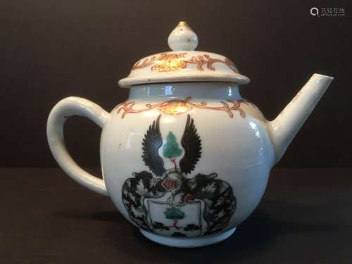 ANTIQUE Chinese Large Armorial Teapot, 18th Century, Qianlong period.  5 1/2
