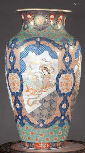 ANTIQUE Japanese Huge Flower Vase with Figurines, Ca 1875. 30