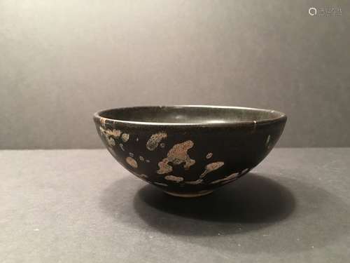 ANTIQUE Chinese Cizhou bowl with decorations, 14th-15th C. 4 1/4