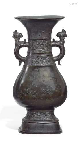銅方壺