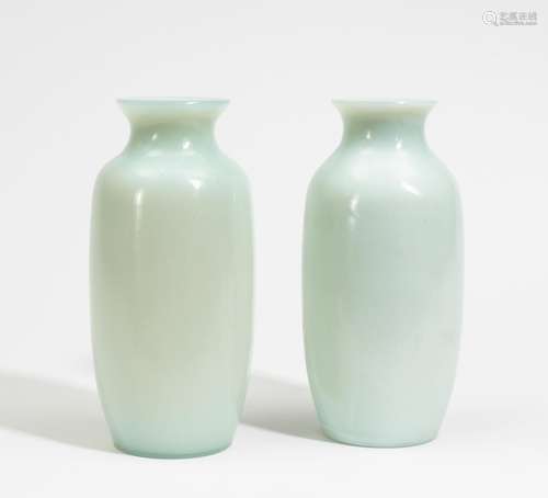 PAIR OF GLASS VASES. MOONSHINE WHITE.