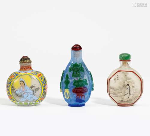 THREE SNUFFBOTTLE:<br>China 20th c.