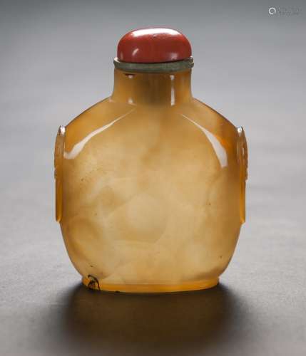 Qing-An Agate Carved Large Snuff Bottle