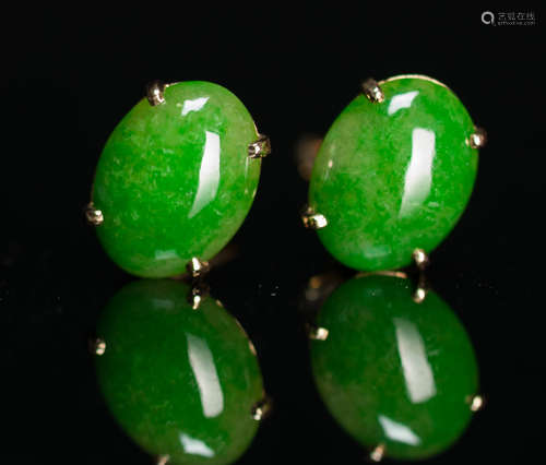 A Pair Of Green Jadeite Earring‘Gourd’ Pendant