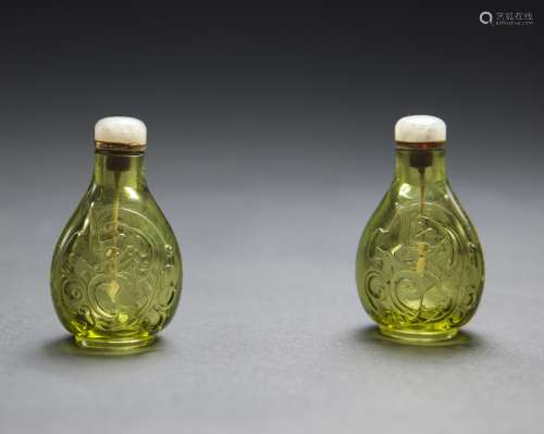 Qing-A  Transparence Green Glass Snuff Bottle