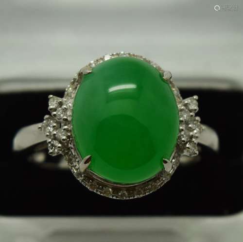 An Bright Apple Green Jadeite Diamond Ring