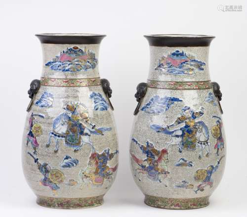 A PAIR OF BLUE AND WHITE FAMILLE-ROSE 'FIGURE' STATUES, QING DYNASTY