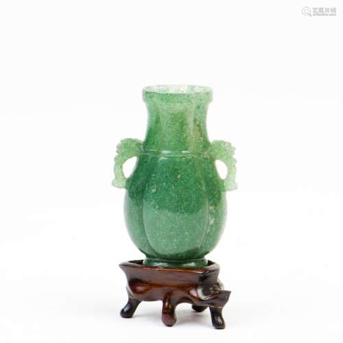 A SPINACH JADE VASE, QING DYNASTY, 19TH CENTURY