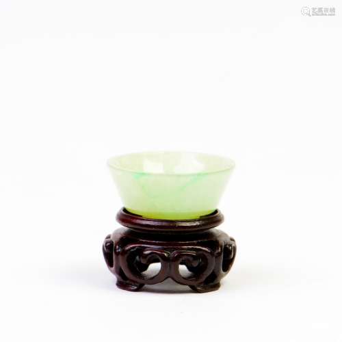 A WHITE JADE BOWL, QING DYNASTY, 18/19TH CENTURY