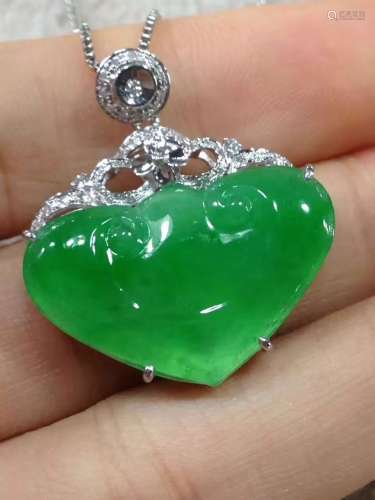 18K Gold Diamond Green Jadeite Heart Shape Pendant