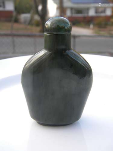 Antique Chinese Nephrite Green Jade Snuff Bottle