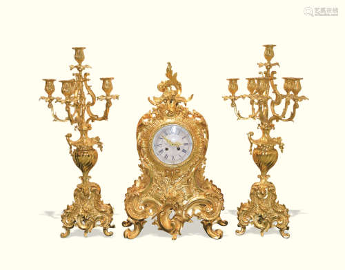 十九世纪 法国洛可可与路易14-16时期烛台 鎏金钟 （三件套）