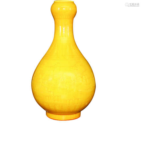 鸡油黄釉蒜头瓶