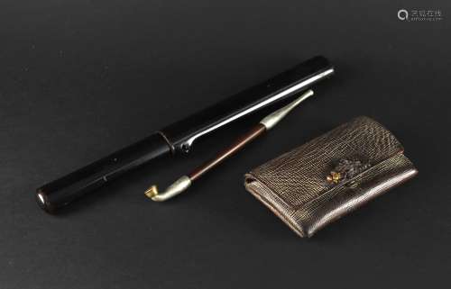 日本明治时期随身套盒旱烟杆及鎏金铜钮真皮烟袋古董烟具二件 烟杆