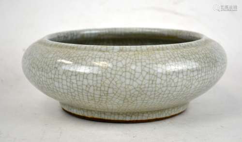 Chinese Celadon Crackle Glaze Bowl
