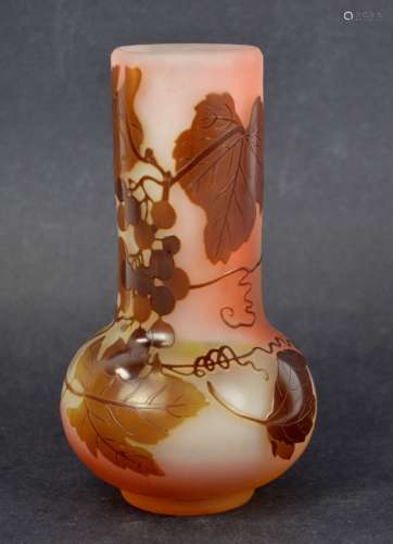 Galle Grape Leaf  Vase