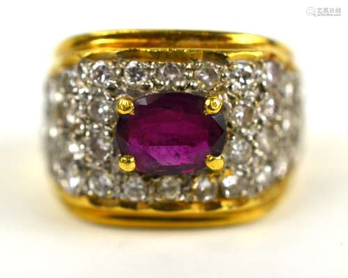 Gold Ring w Diamonds & Ruby