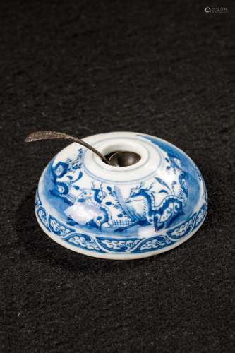 CHINESE BLUE AND WHITE PORCELAIN WATER COUPE