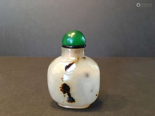 ANTIQUE Chinese Agate Snuff Bottle with carvinga. 18th Century. 2 3/4