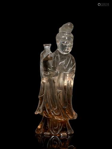 STATUETTE DE   GUANYIN EN CRISTAL DE ROCHE LÉGÈREMENT FUMÉ, CHINE, XXe SIÈCLE 