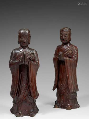 DEUX SCULPTURES   DE LUOHAN EN BOIS LAQUÉ, CHINE, ÉPOQUE MING, XVIe SIÈCLE 