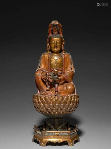 STATUE DE   GUANYIN ET ENFANT EN BRONZE PARTIELLEMENT DORÉ ET LAQUÉ, CHINE, DYNASTIE   MING, XVIIe SIÈCLE 