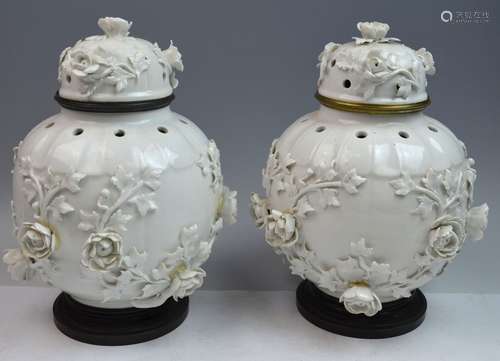 Pair of White Glazed Porcelain Jar with Cover