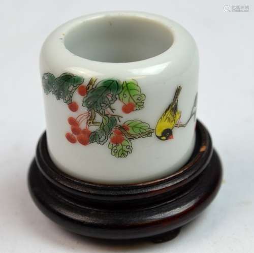 Chinese Famille Rose Porcelain Thumb Ring