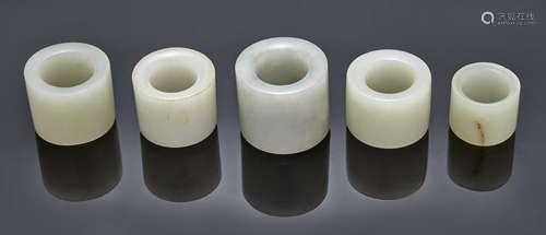 A group of five jade rings Qing dynasty