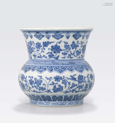 a small blue and white zhadou beaker Qianlong mark, 20th century