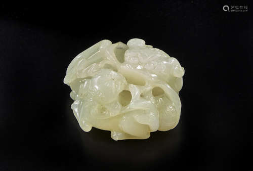 A small jade fu-lion group Qing dynasty