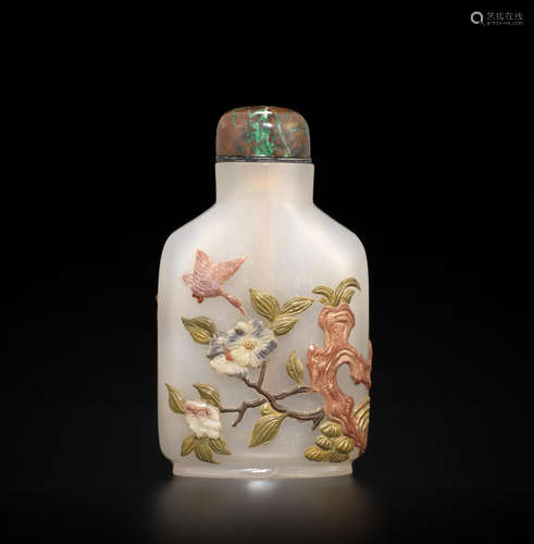 An embellished chalcedony snuff bottle The bottle: 1860-1930, embellishment: Tsuda family, Kyoto, Japan, 20th century