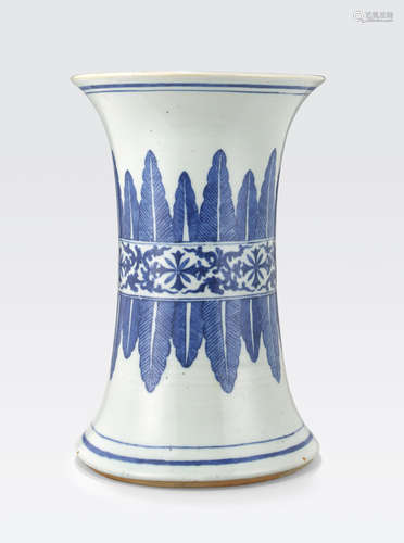 A blue and white porcelain beaker vase Late Qing/Republic period