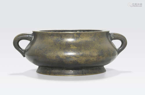 A cast bronze censer Xuande mark, 18th century