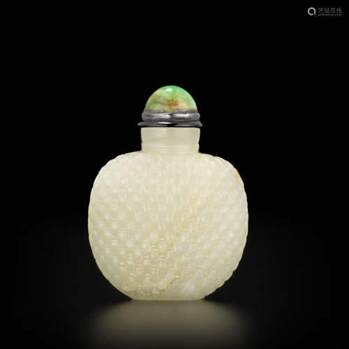 A grayish-white jade 'basket-weave' snuff bottle 1850-1930