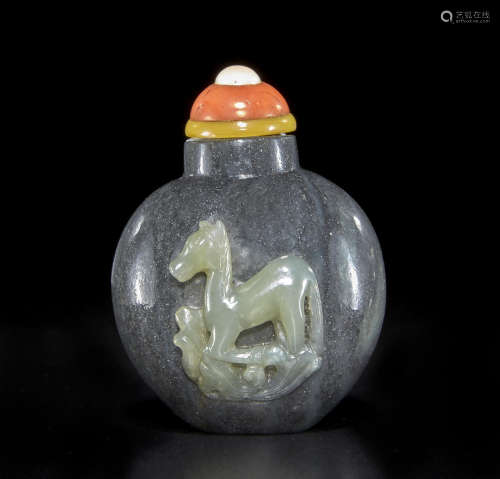 A black and white jade snuff bottle 20th century