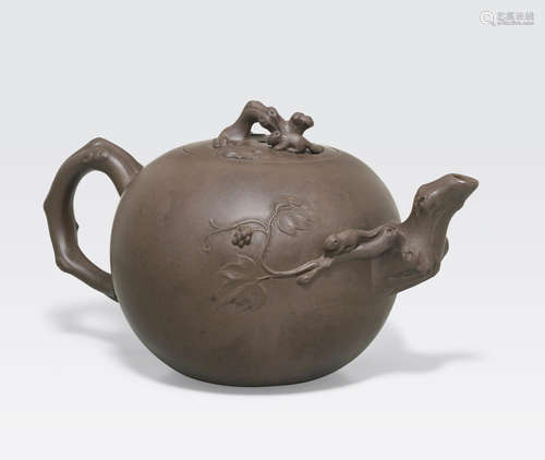 An Yixing teapot