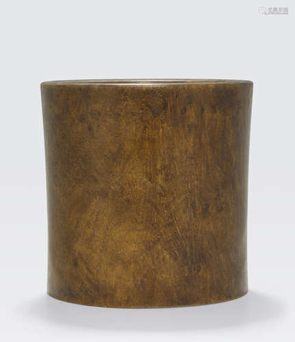 A hardwood brushpot