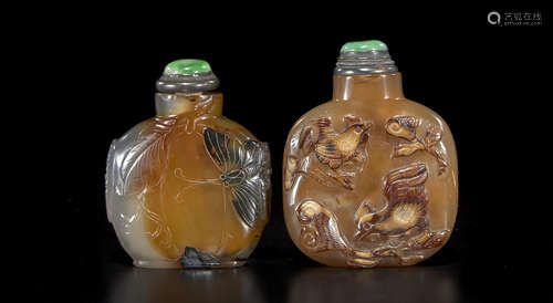 Two carved chalcedony snuff bottles 1850-1920