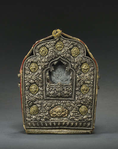 A silver and copper alloy gau Tibet, 19th/20th century