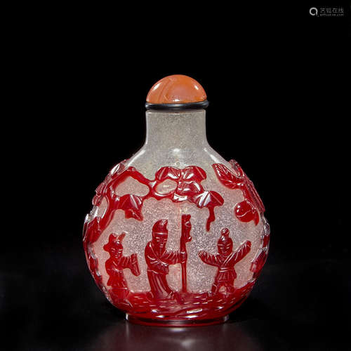 A red overlay snowflake glass snuff bottle 1750-1850